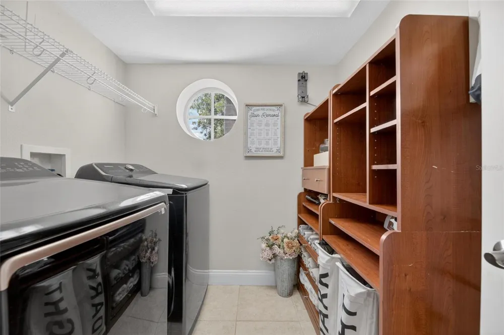 5536 LUMINAR POINTE LANE Apollo Beach, FL 33572