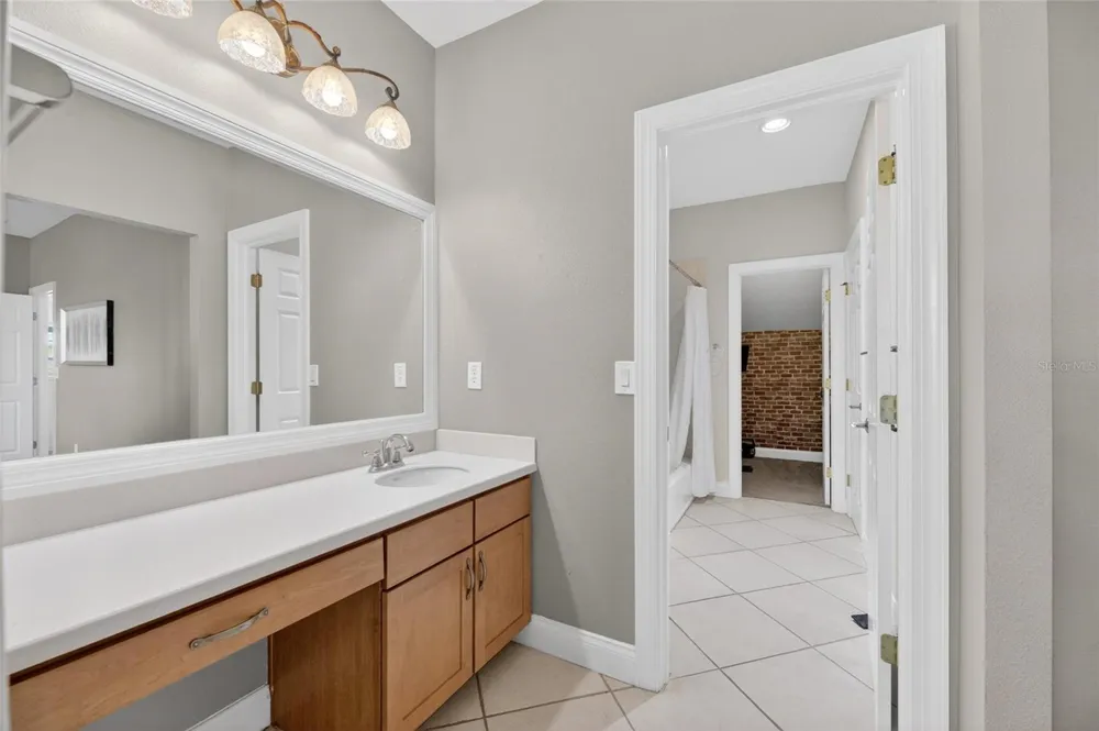 5536 LUMINAR POINTE LANE Apollo Beach, FL 33572