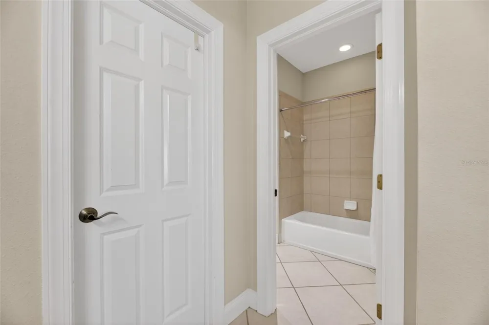 5536 LUMINAR POINTE LANE Apollo Beach, FL 33572