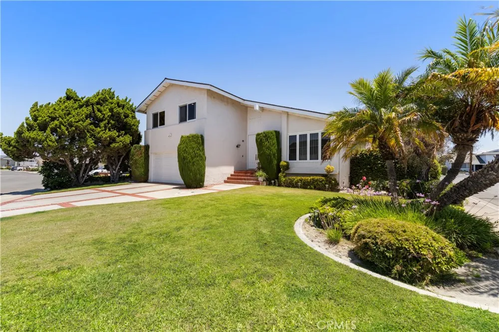 3600 Marigold Street Seal Beach, CA 90740