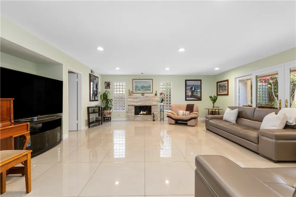 3600 Marigold Street Seal Beach, CA 90740