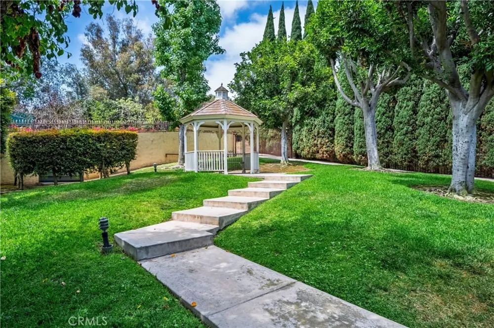 2501 Temple Ave Avenue #104 Signal Hill, CA 90755