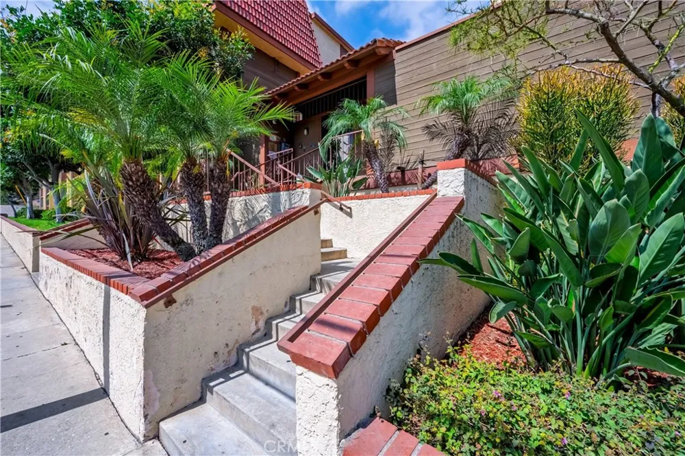 2501 Temple Ave Avenue #104 Signal Hill, CA 90755