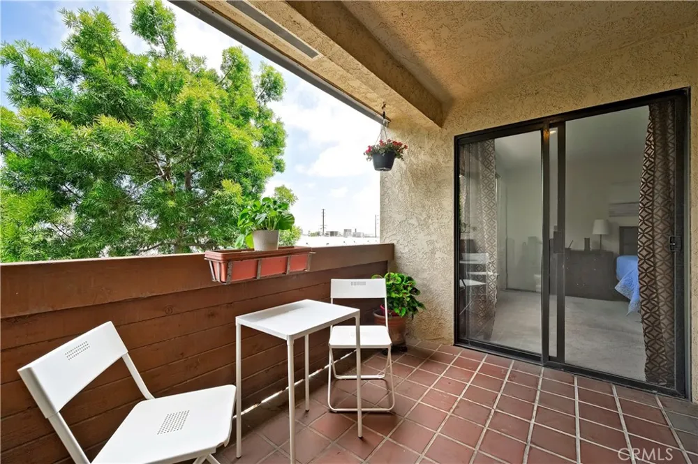 2501 Temple Ave Avenue #104 Signal Hill, CA 90755