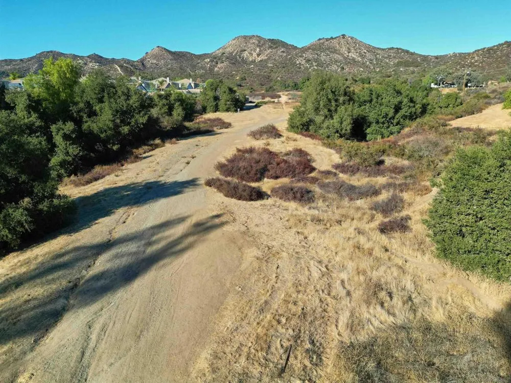 25180 Elliott Wildomar, CA 92595