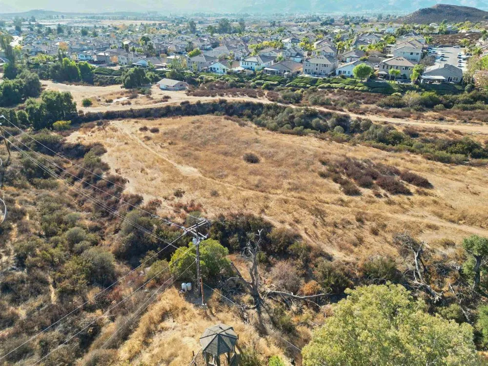 25180 Elliott Wildomar, CA 92595