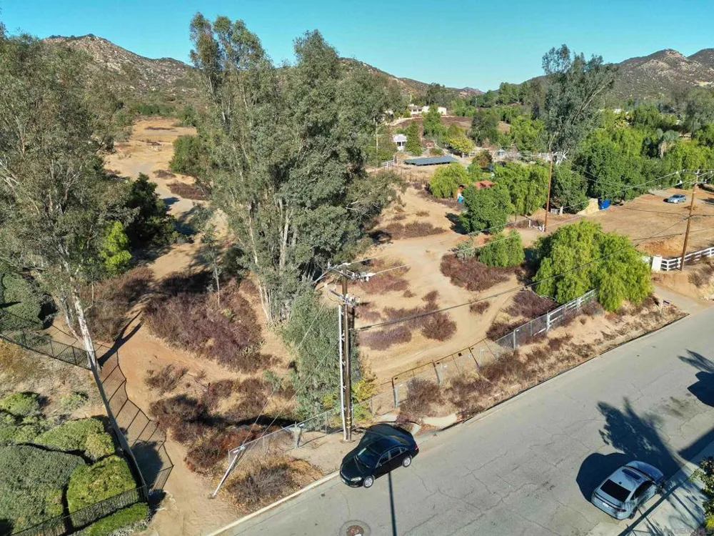 25180 Elliott Wildomar, CA 92595