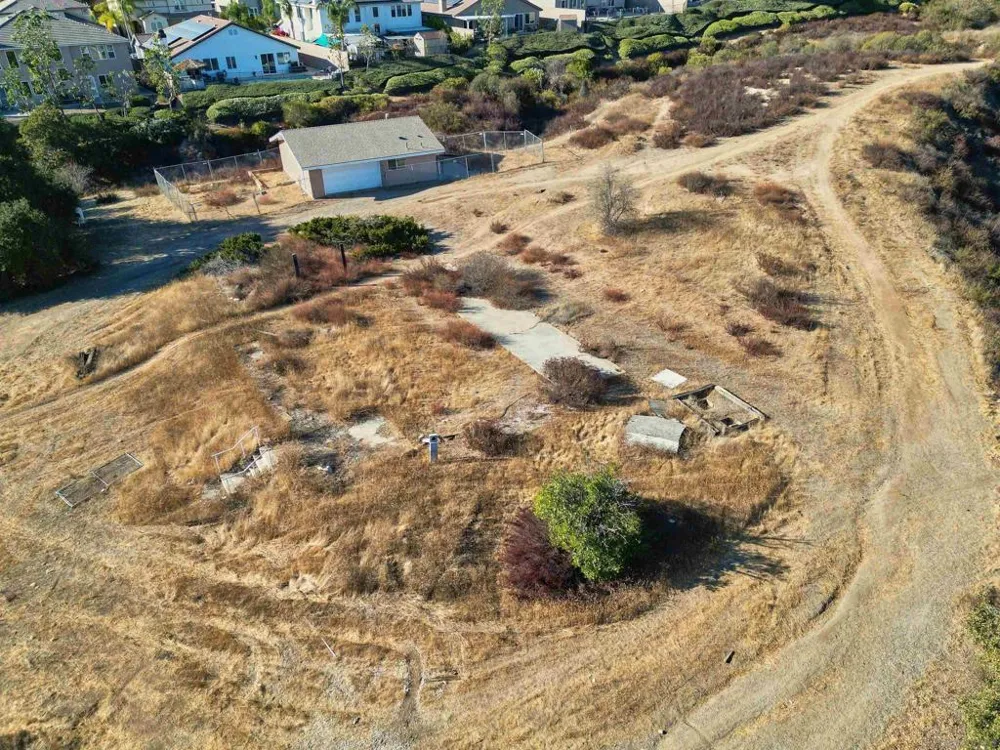 25180 Elliott Wildomar, CA 92595