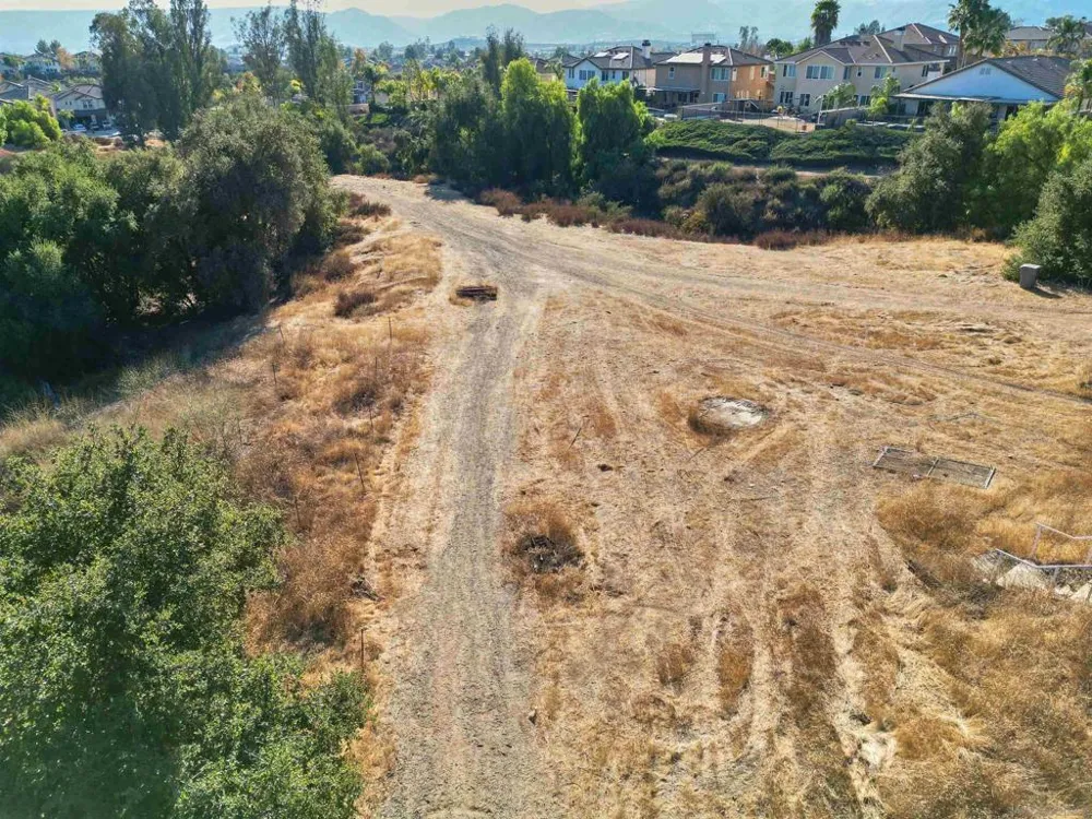 25180 Elliott Wildomar, CA 92595