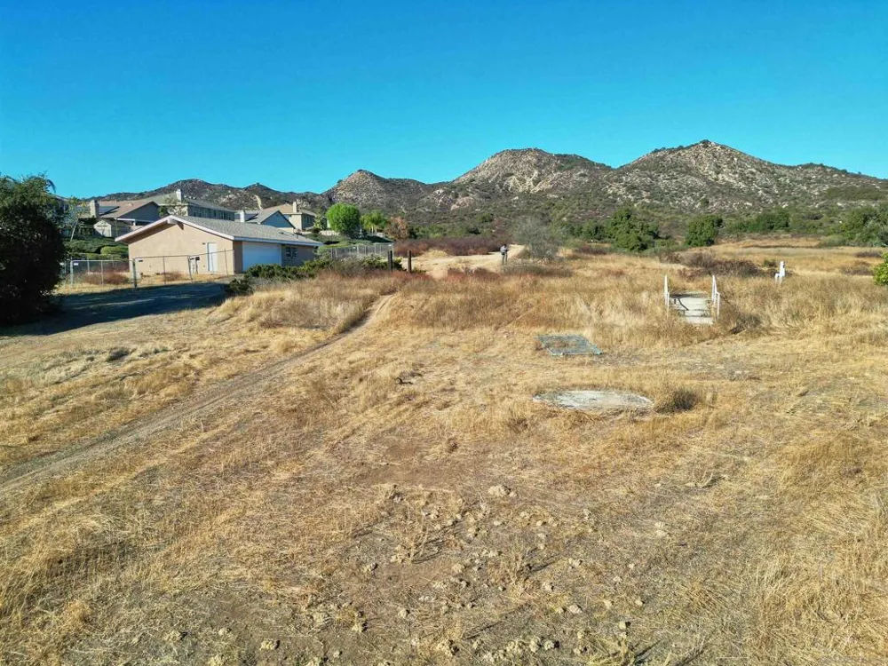 25180 Elliott Wildomar, CA 92595