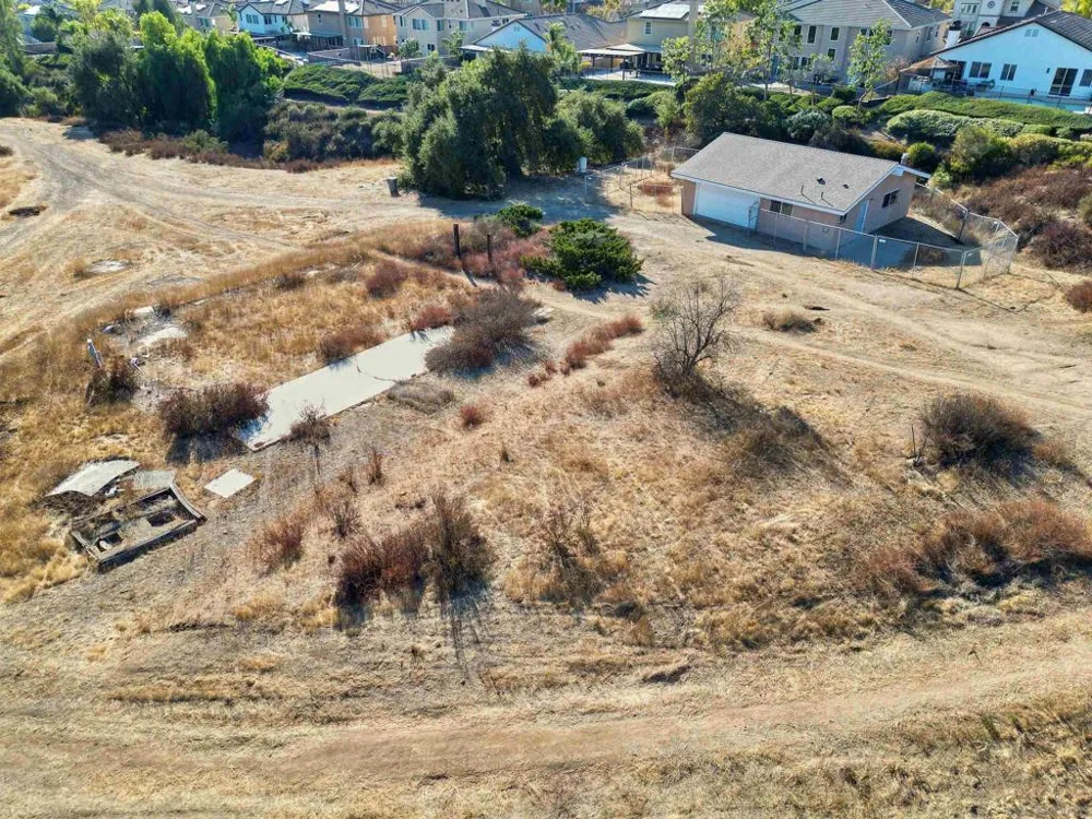 25180 Elliott Wildomar, CA 92595