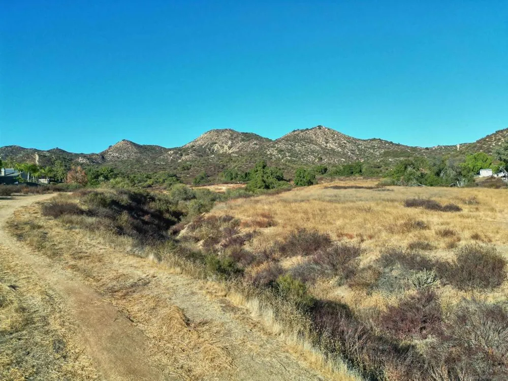 25180 Elliott Wildomar, CA 92595