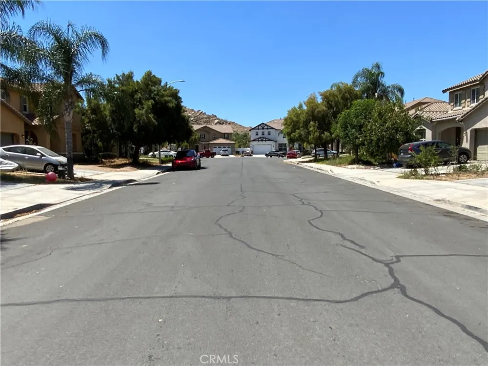 3059 Kalei Court Perris, CA 92571