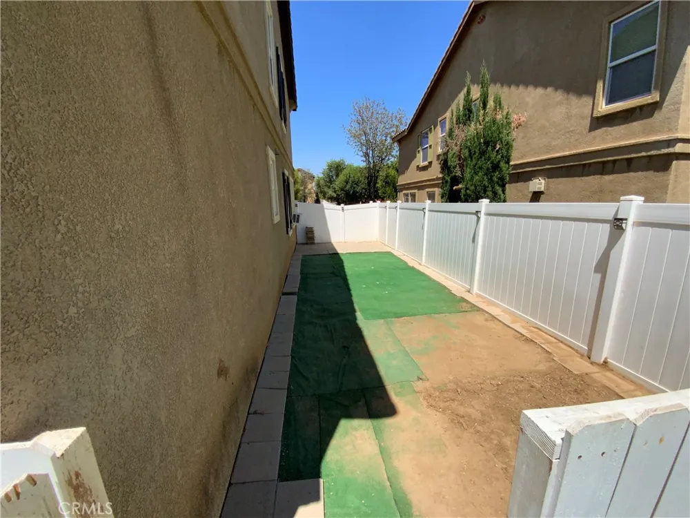 3059 Kalei Court Perris, CA 92571
