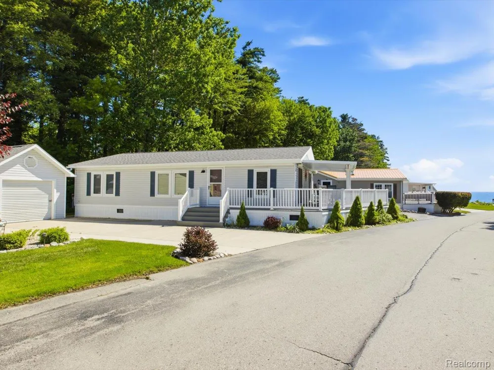2545 Lakeshore Road Applegate Village, MI 48401