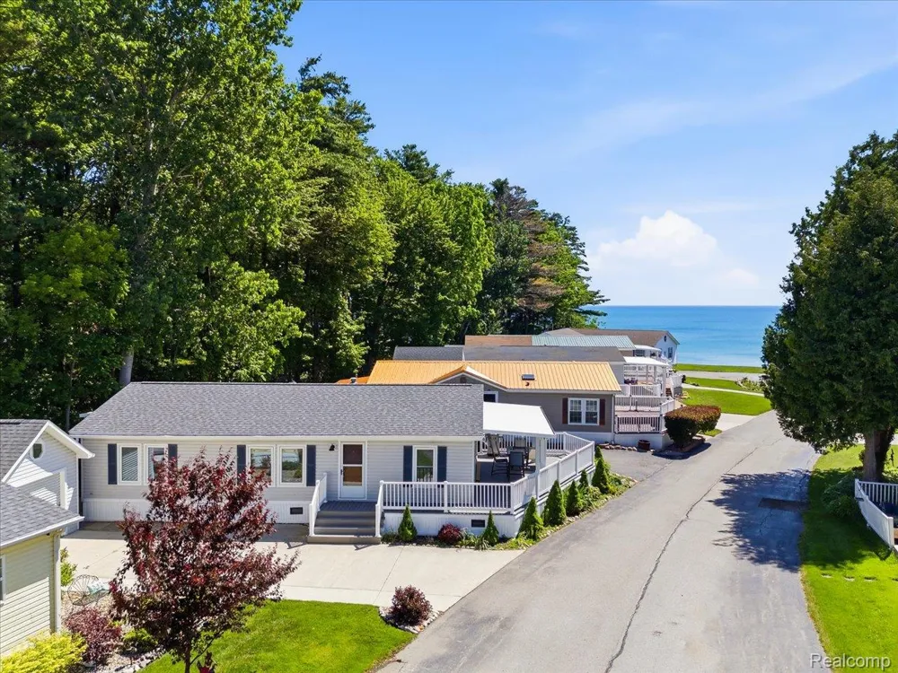 2545 Lakeshore Road Applegate Village, MI 48401