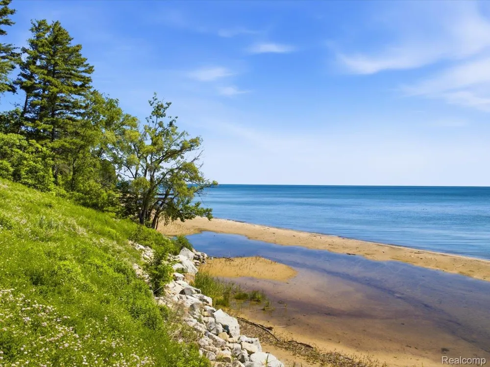 2545 Lakeshore Road Applegate Village, MI 48401