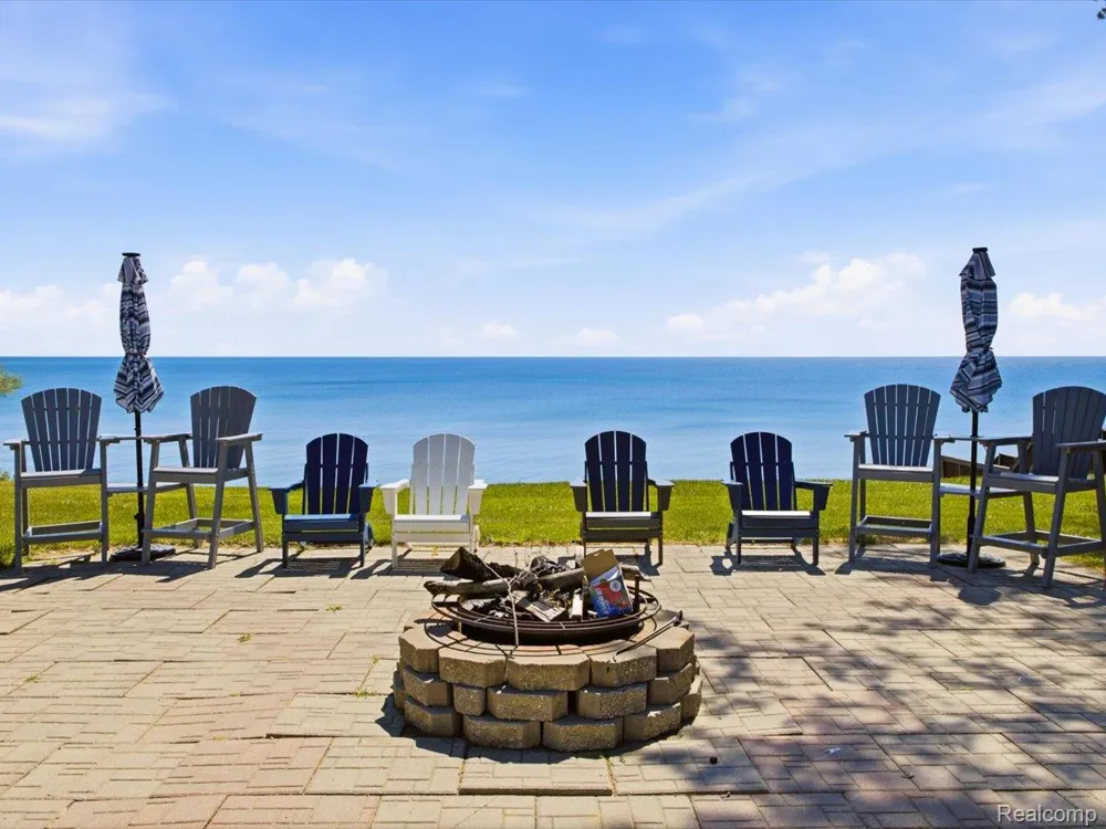 2545 Lakeshore Road Applegate Village, MI 48401