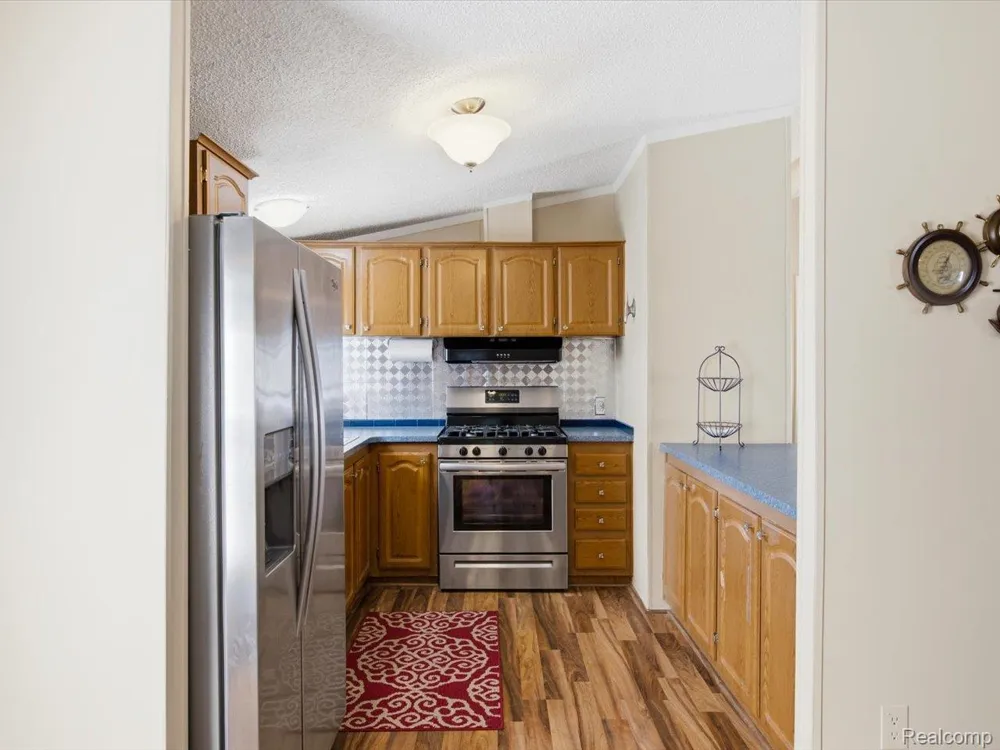 2545 Lakeshore Road Applegate Village, MI 48401