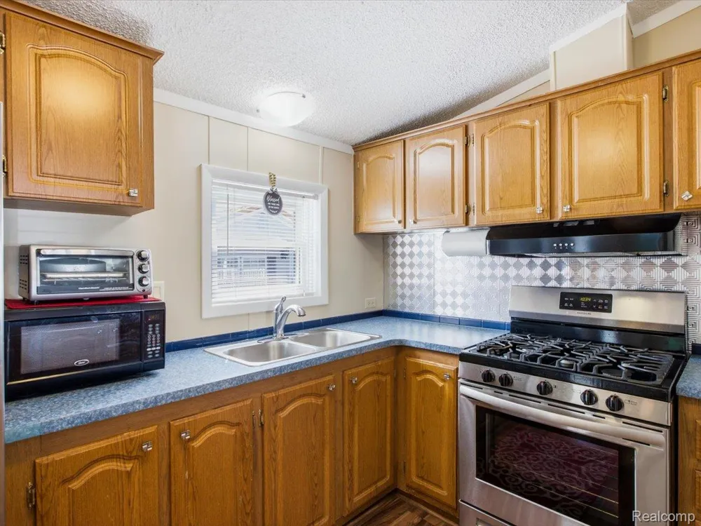 2545 Lakeshore Road Applegate Village, MI 48401