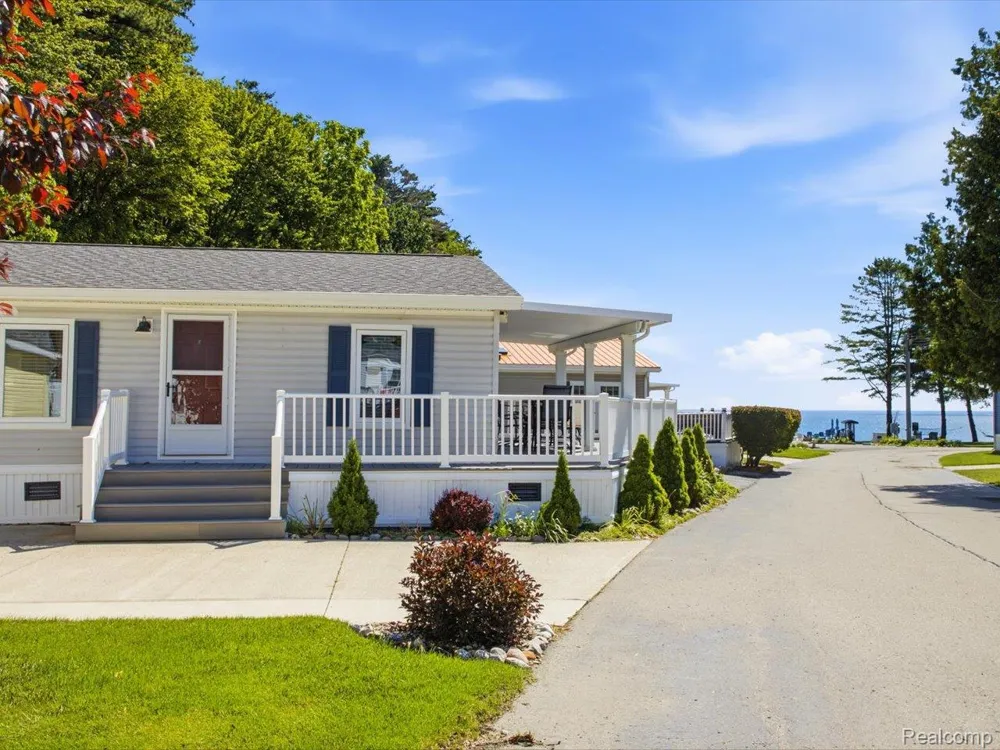 2545 Lakeshore Road Applegate Village, MI 48401