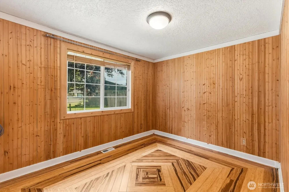 3273 Tori Lane Longview, WA 98632