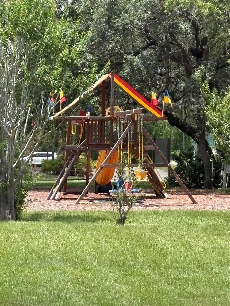 9450 MISSISSIPPI RUN Weeki Wachee, FL 34613