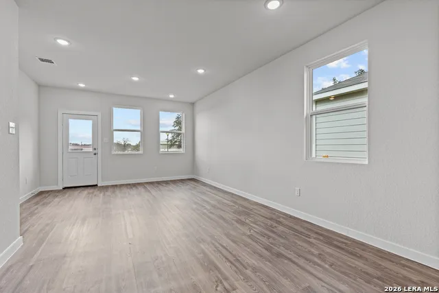 5527 Franklin Hills Von Ormy, TX 78073