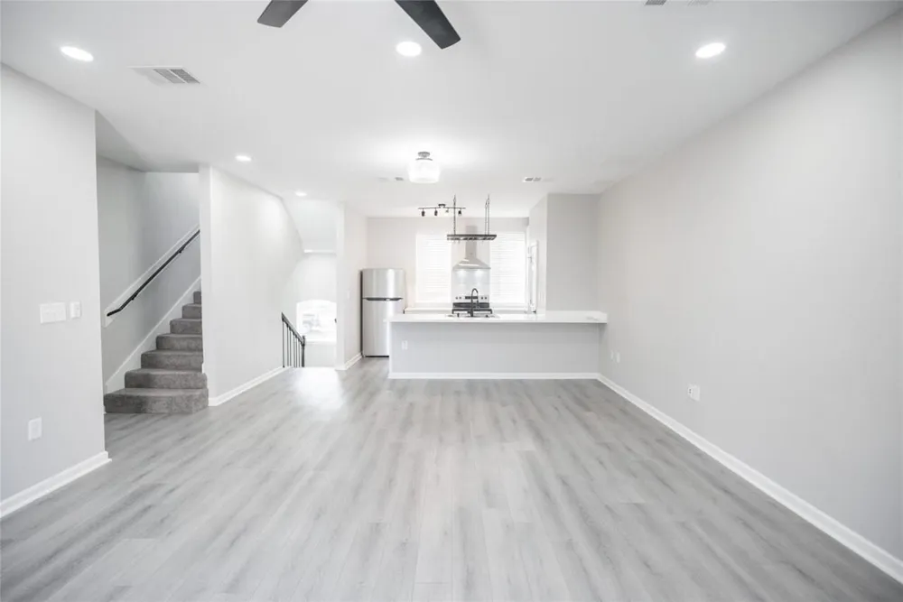 2519 Washington Street Waller, TX 77484