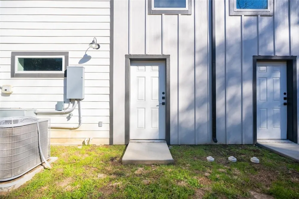2519 Washington Street Waller, TX 77484