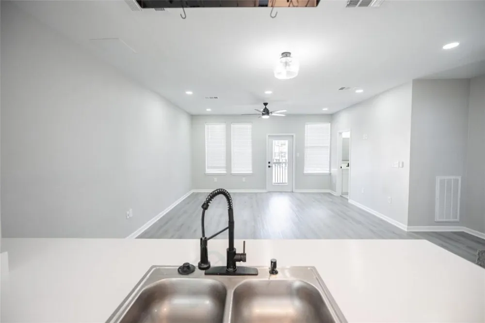 2519 Washington Street Waller, TX 77484