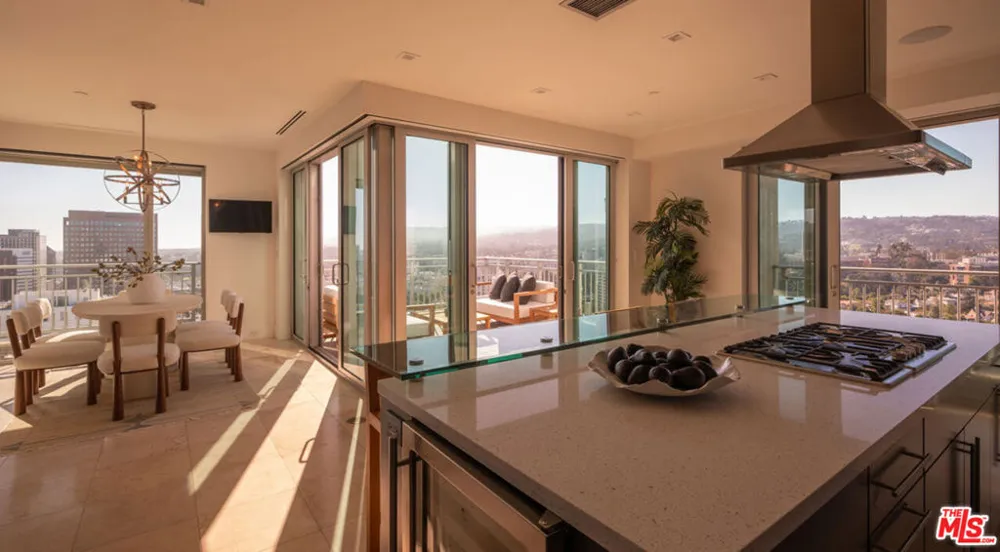 10727 Wilshire Boulevard #PH2 Los Angeles, CA 90024
