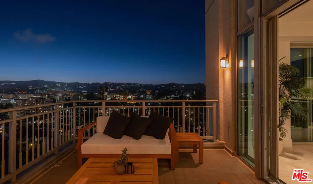10727 Wilshire Boulevard #PH2 Los Angeles, CA 90024