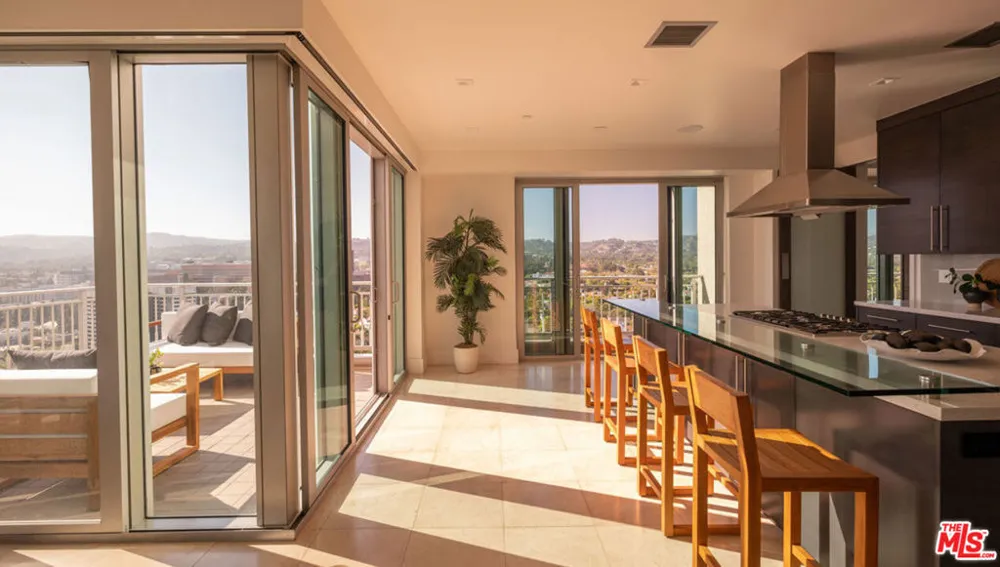 10727 Wilshire Boulevard #PH2 Los Angeles, CA 90024