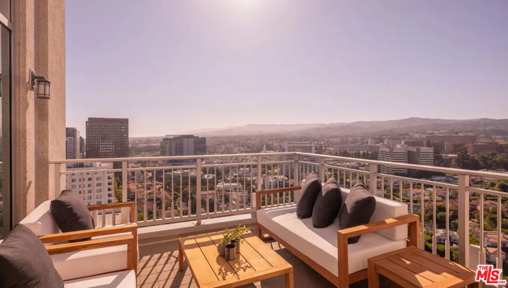 10727 Wilshire Boulevard #PH2 Los Angeles, CA 90024