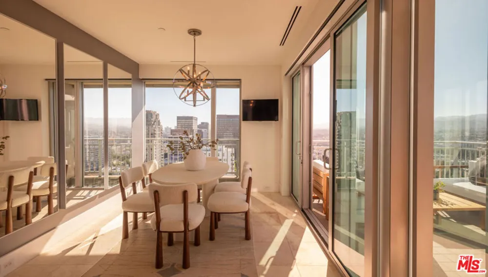 10727 Wilshire Boulevard #PH2 Los Angeles, CA 90024