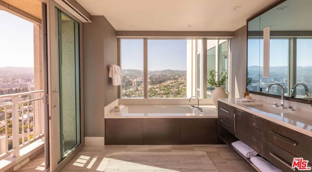 10727 Wilshire Boulevard #PH2 Los Angeles, CA 90024