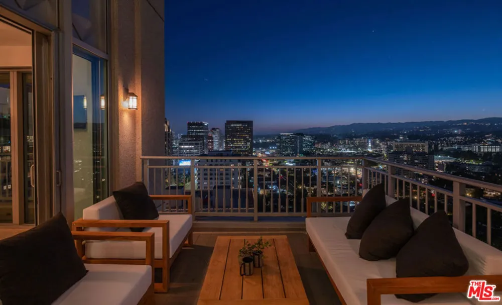 10727 Wilshire Boulevard #PH2 Los Angeles, CA 90024