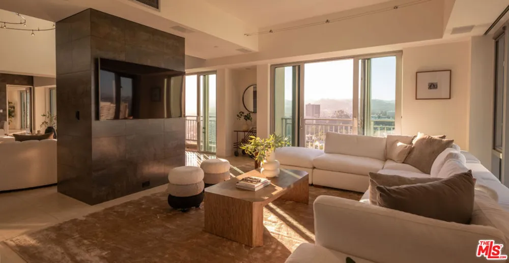 10727 Wilshire Boulevard #PH2 Los Angeles, CA 90024