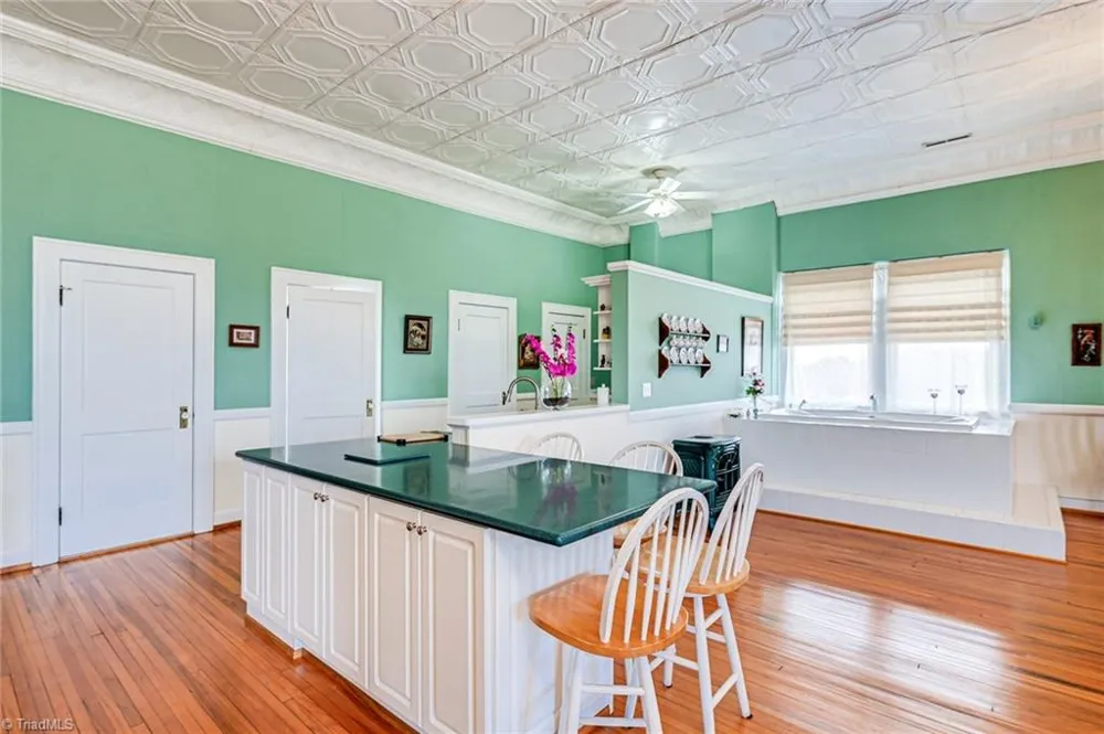 41 Court Square Mocksville, NC 27028