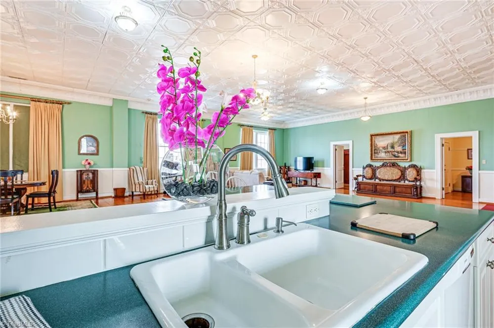 41 Court Square Mocksville, NC 27028