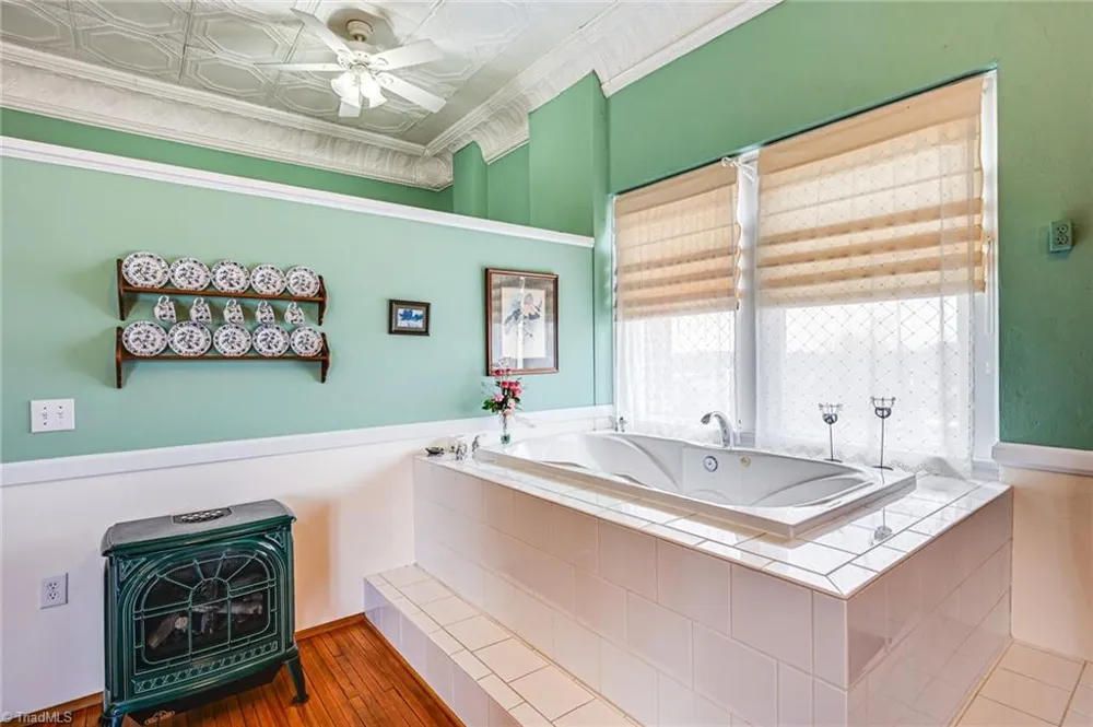 41 Court Square Mocksville, NC 27028