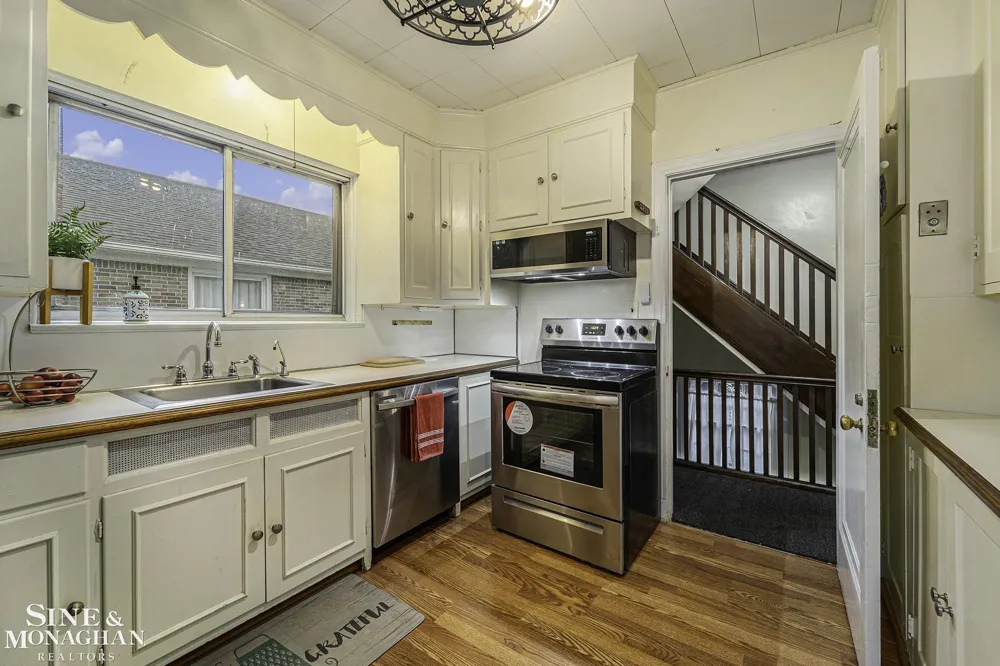 720 Trombley Road Grosse Pointe Park City, MI 48230