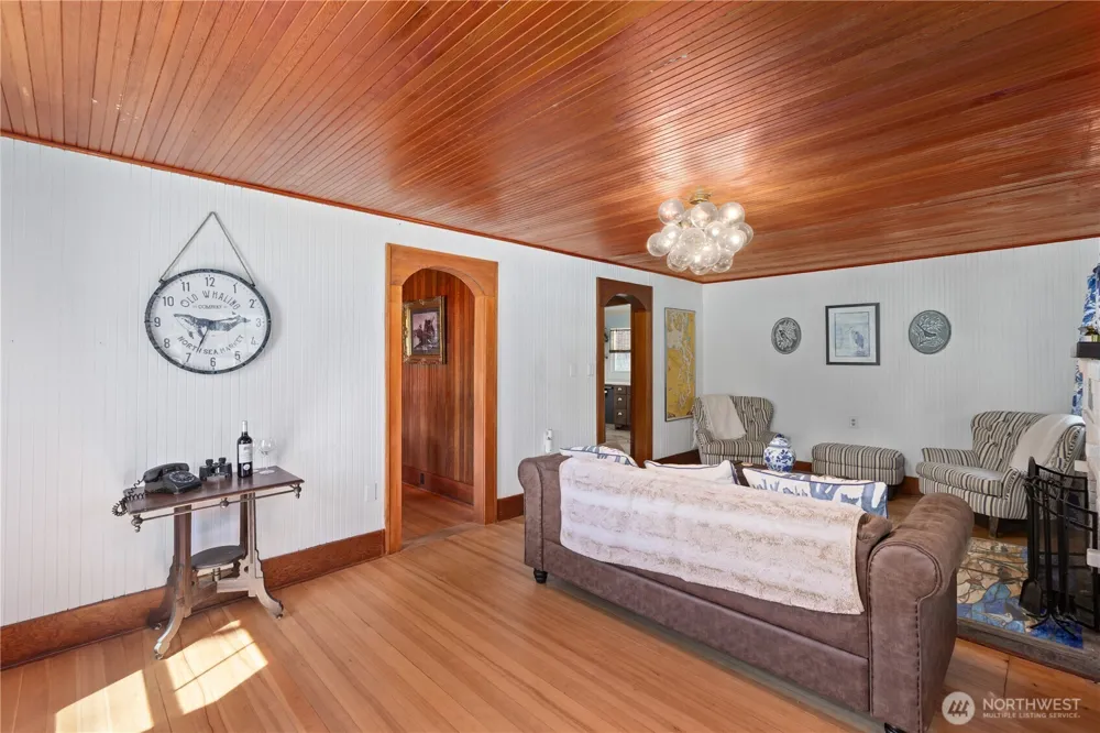 4202 L PLACE Seaview, WA 98641