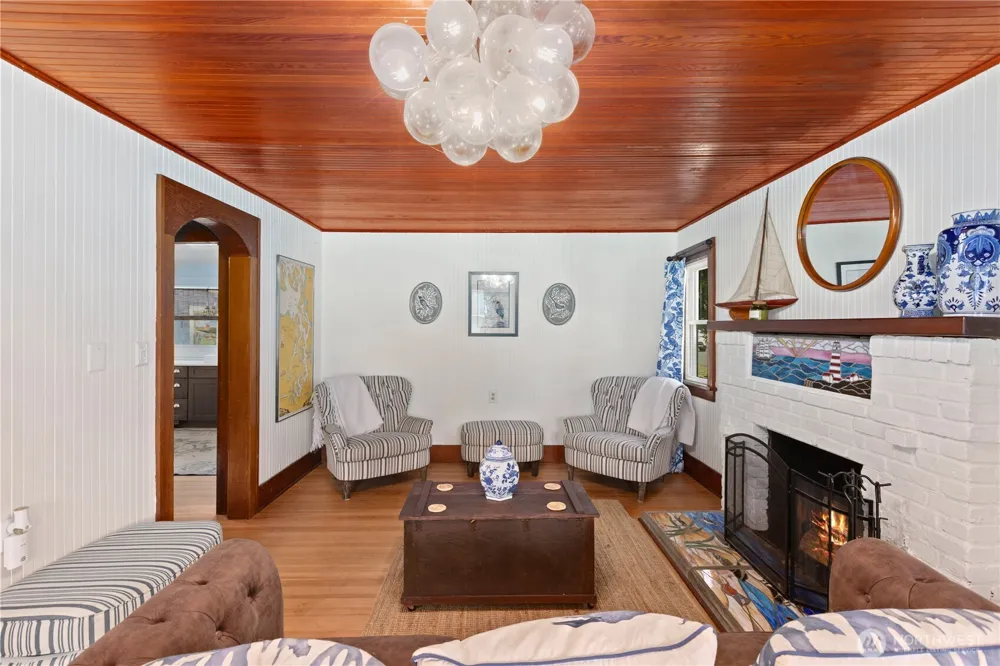 4202 L PLACE Seaview, WA 98641