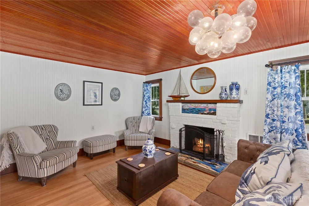 4202 L PLACE Seaview, WA 98641