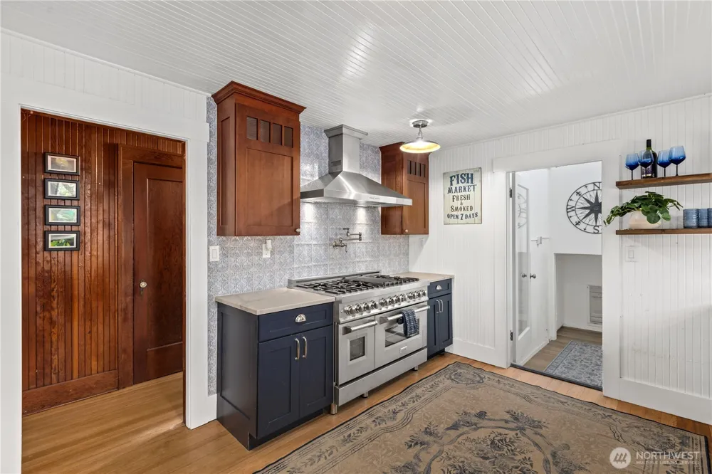 4202 L PLACE Seaview, WA 98641
