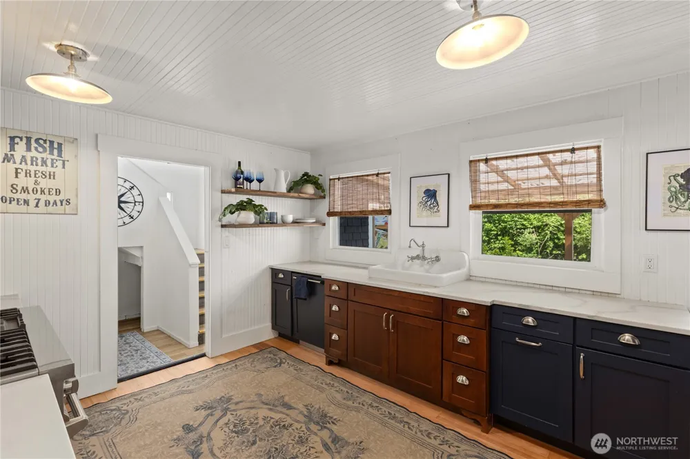4202 L PLACE Seaview, WA 98641