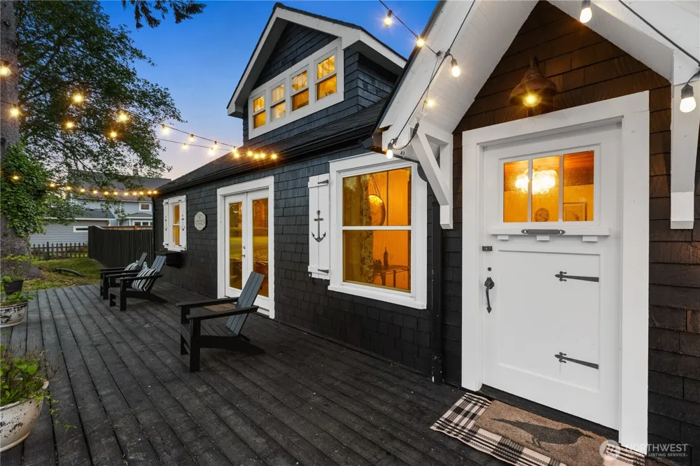 4202 L PLACE Seaview, WA 98641