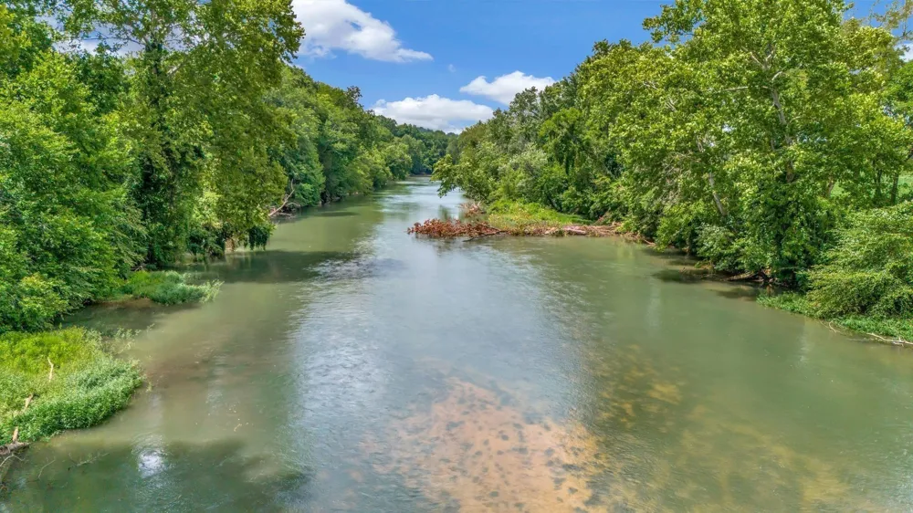 1076 Hwy 13 North Lobelville, TN 37097